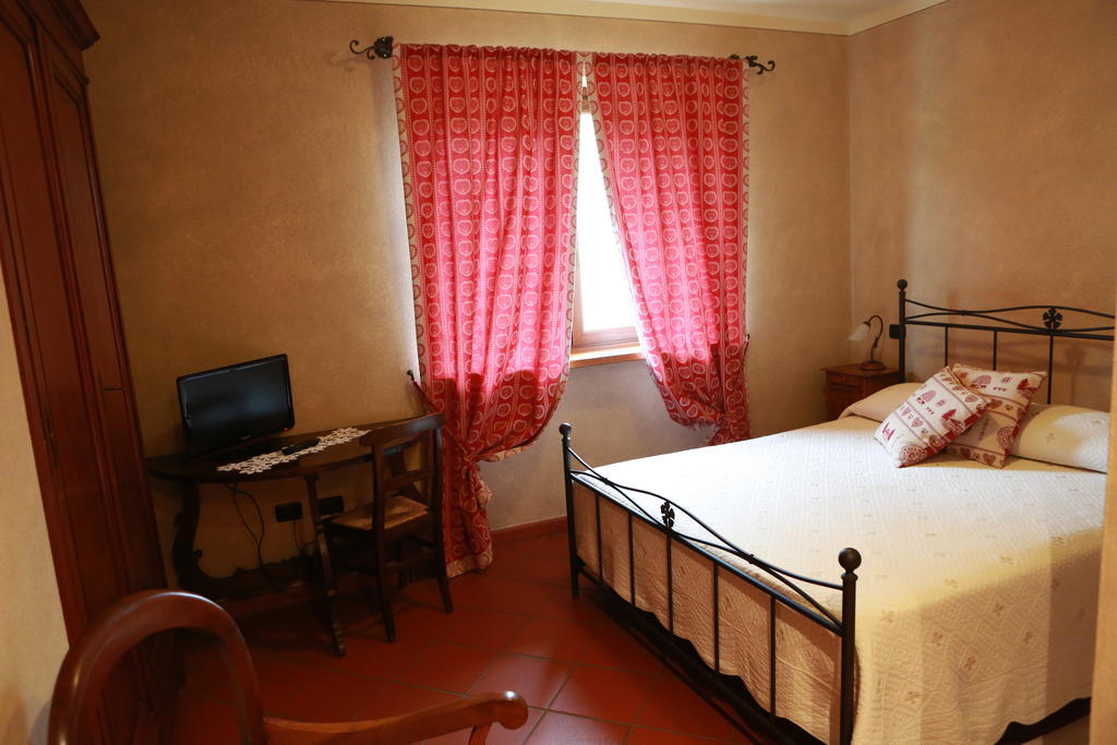 Agriturismo La Virginia Villa Revello Kültér fotó