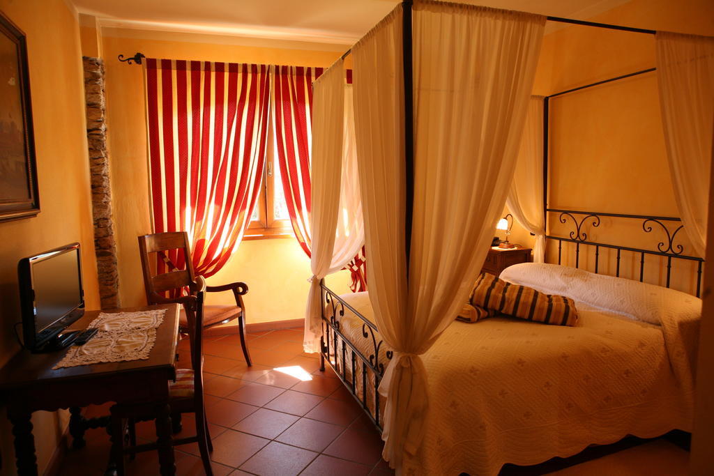 Agriturismo La Virginia Villa Revello Szoba fotó